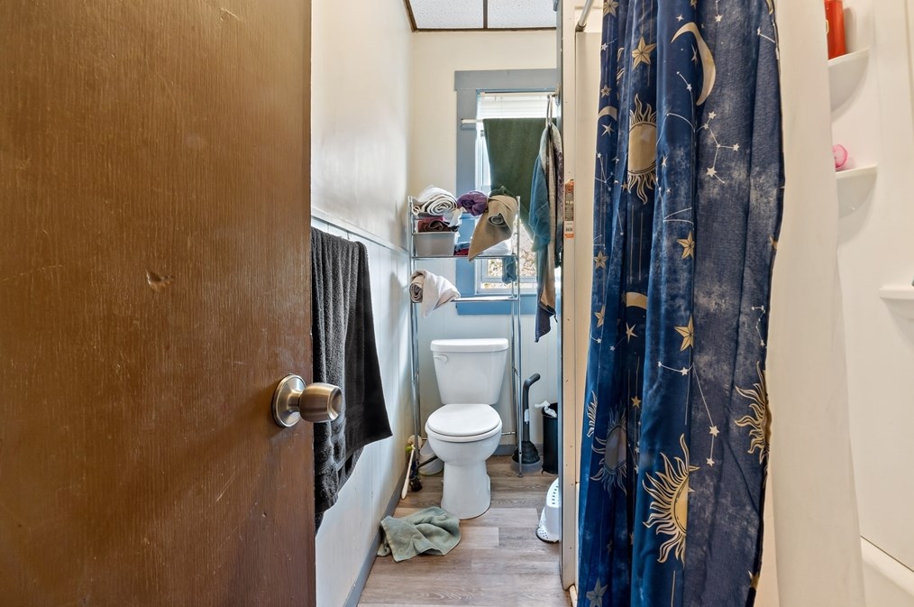 302 Sawyer St, New Bedford MA 02746-2052 exterior