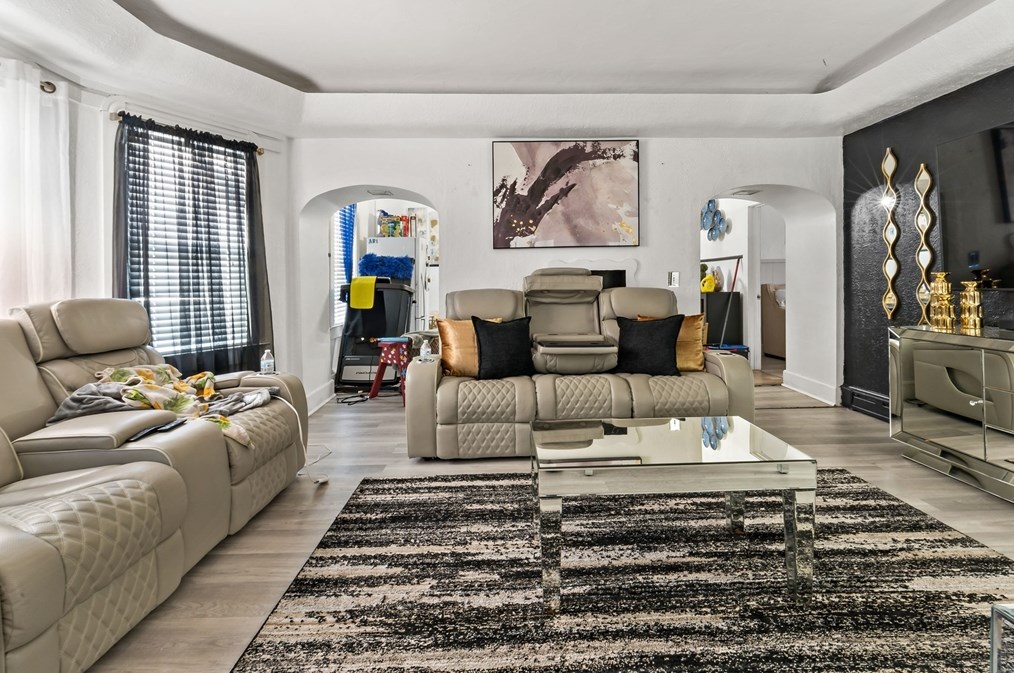 302 Sawyer St, New Bedford MA 02746-2052 exterior