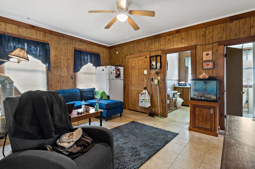 302 Sawyer St, New Bedford MA 02746-2052 exterior