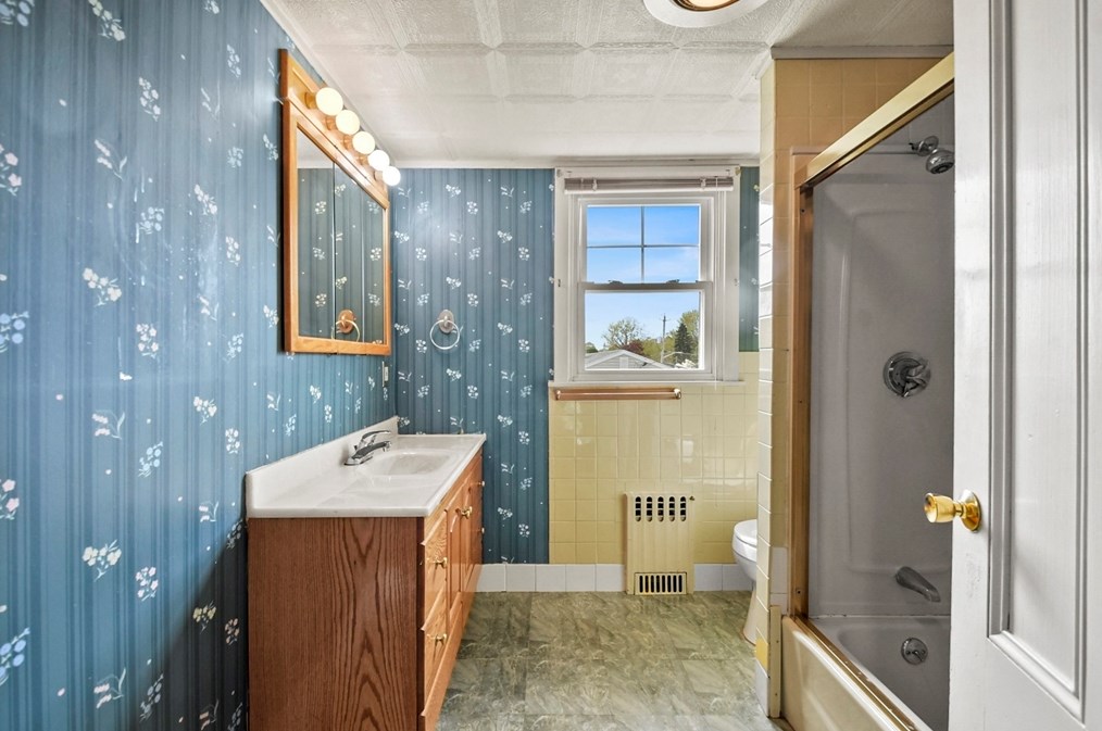 1111 Langley St, Fall River MA  02720-4018 exterior