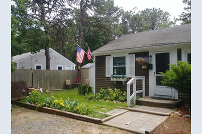 7 Thatcher Rd #8, Yarmouth, MA 02664 - Photo 1