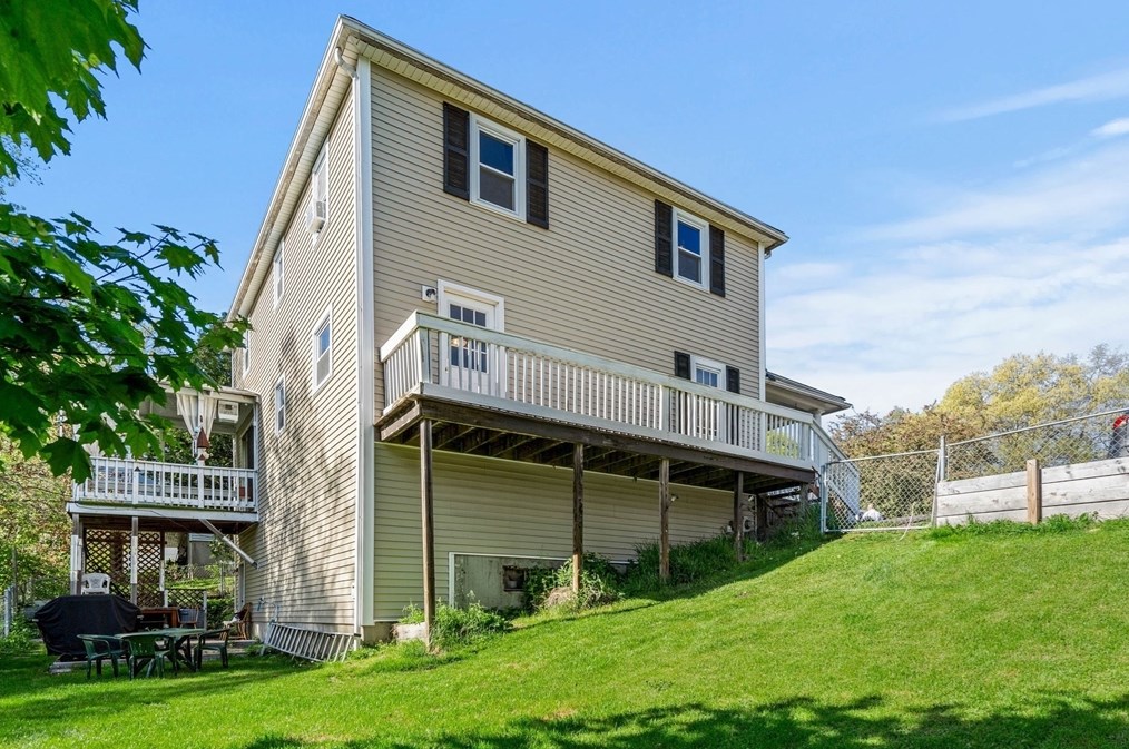 81 Leonard Cir, Lowell MA 01854-1248 exterior