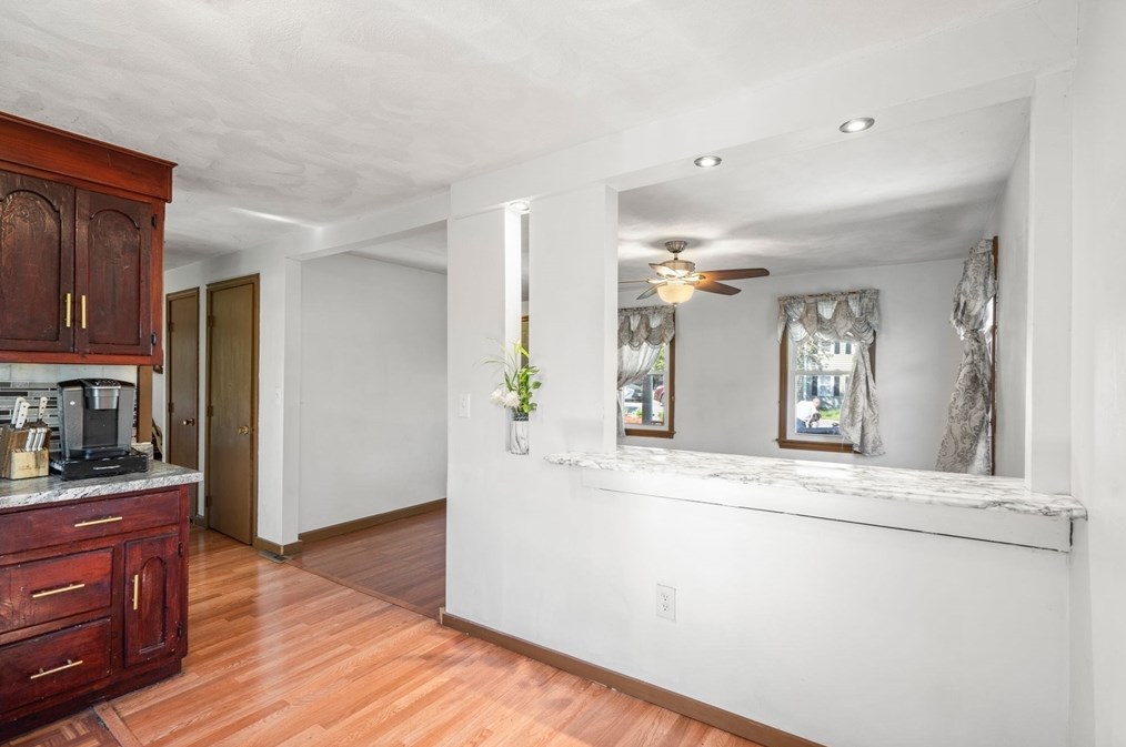 81 Leonard Cir, Lowell MA 01854-1248 exterior