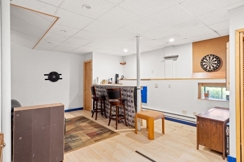 81 Leonard Cir, Lowell MA 01854-1248 exterior