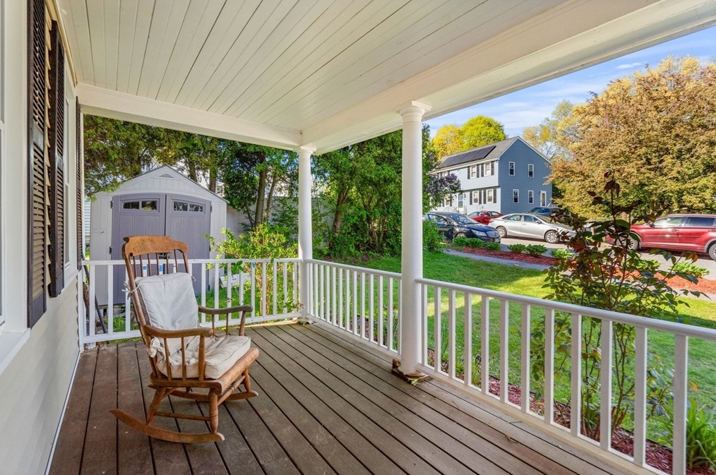 81 Leonard Cir, Lowell MA 01854-1248 exterior