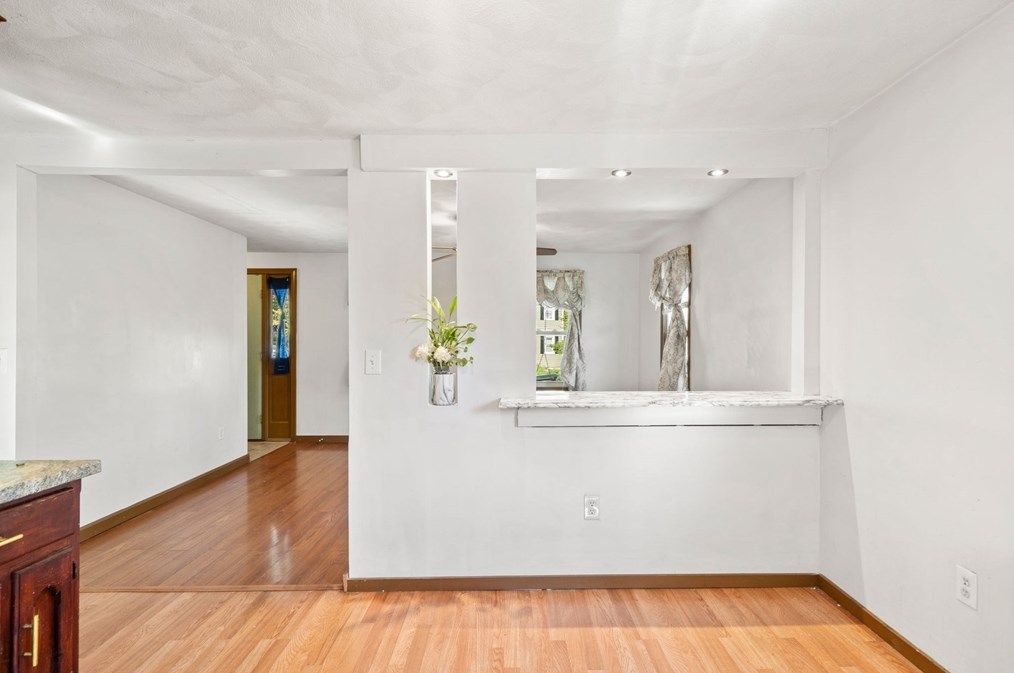 81 Leonard Cir, Lowell MA 01854-1248 exterior