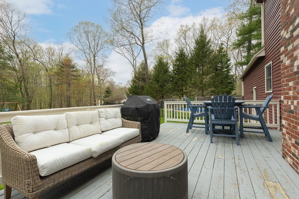 30 Walnut St, Millis MA  02054-1048 exterior