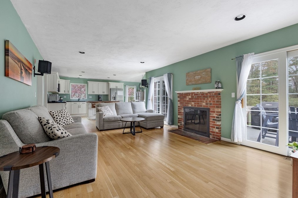 30 Walnut St, Millis MA  02054-1048 exterior