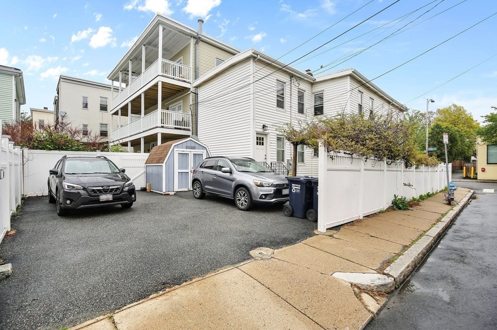 3 Vandine St, Cambridge MA  02141-1925 exterior