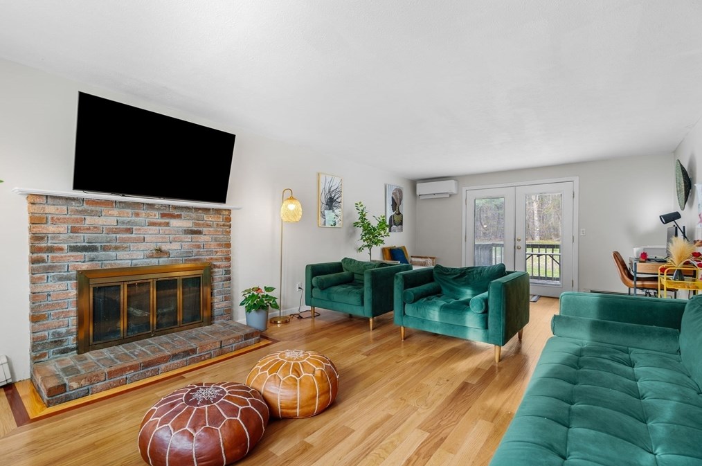 75 Bayberry Cir, East Bridgewater MA 02324-2968 exterior