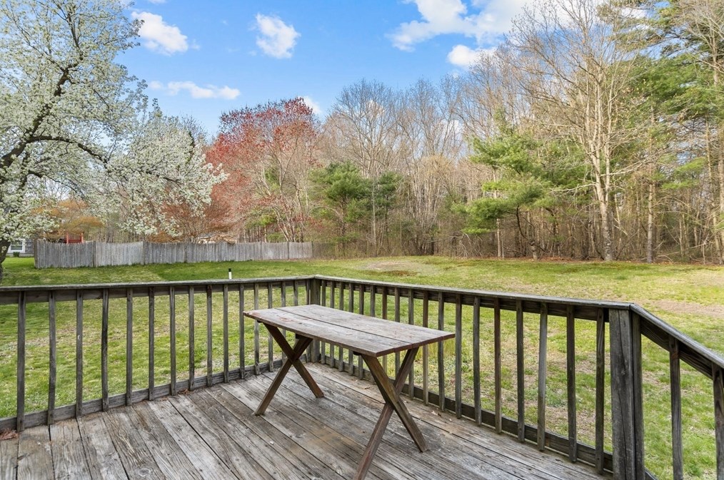 75 Bayberry Cir, East Bridgewater MA 02324-2968 exterior