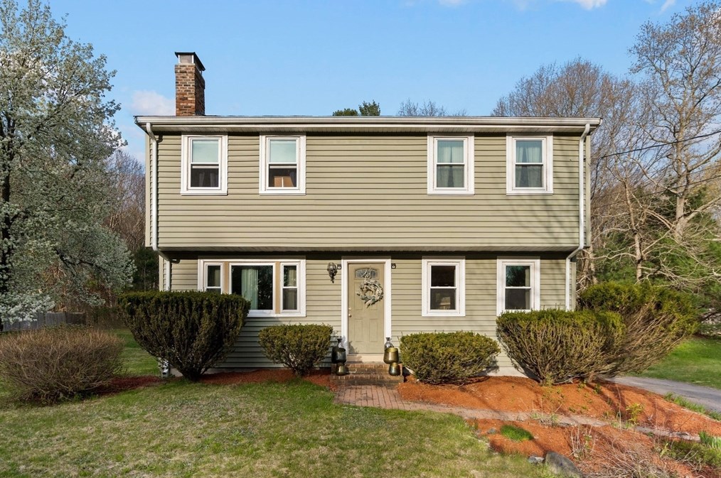 75 Bayberry Cir, East Bridgewater MA 02324-2968 exterior