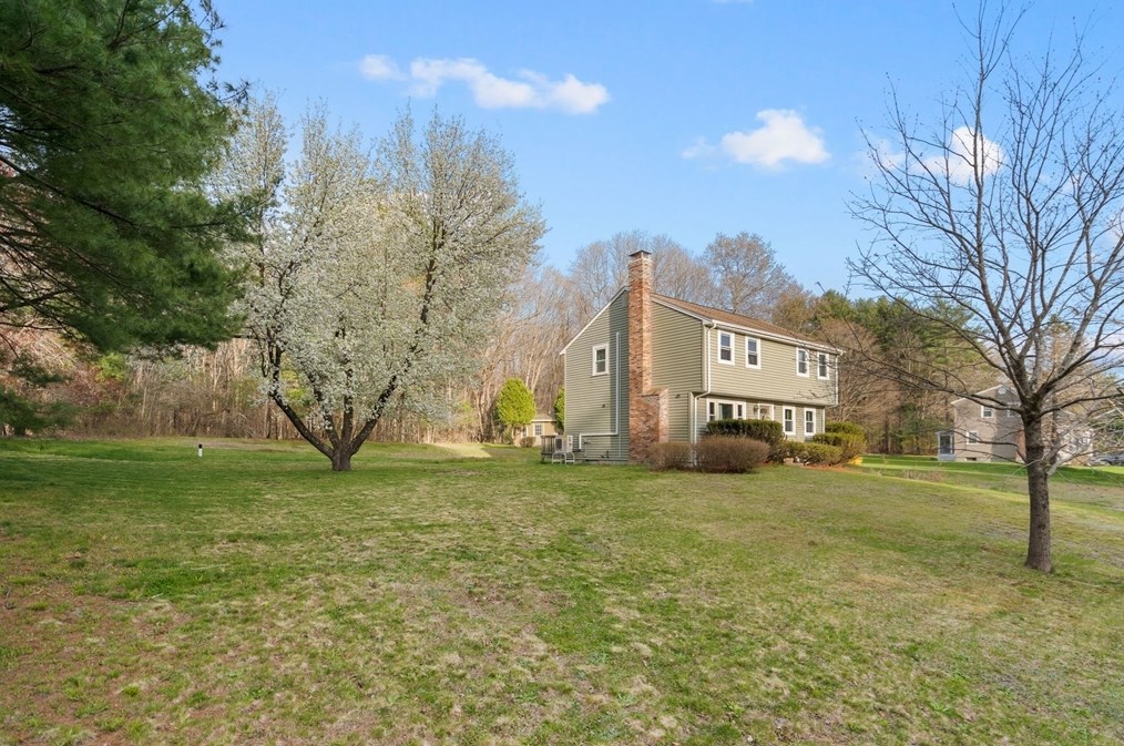 75 Bayberry Cir, East Bridgewater MA 02324-2968 exterior