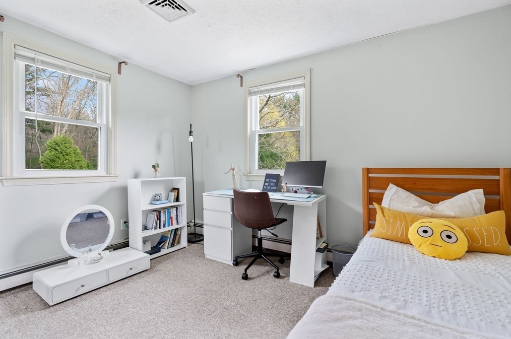 75 Bayberry Cir, East Bridgewater MA 02324-2968 exterior