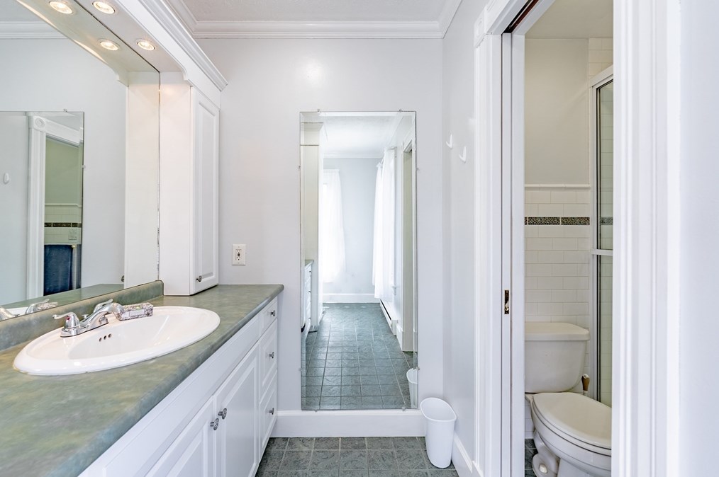 44 Highland Ave, Greenfield MA 01301-3605 exterior