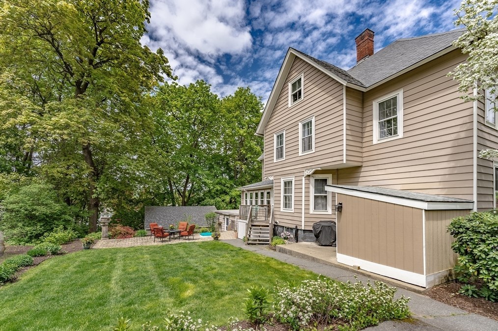 44 Highland Ave, Greenfield MA 01301-3605 exterior