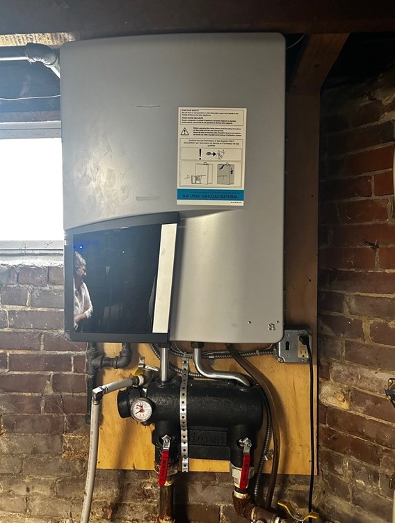 44 Highland Ave, Greenfield MA 01301-3605 exterior