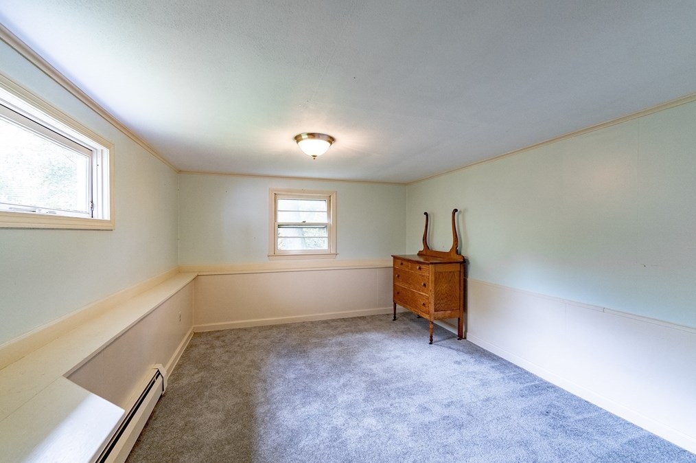 44 Highland Ave, Greenfield MA 01301-3605 exterior