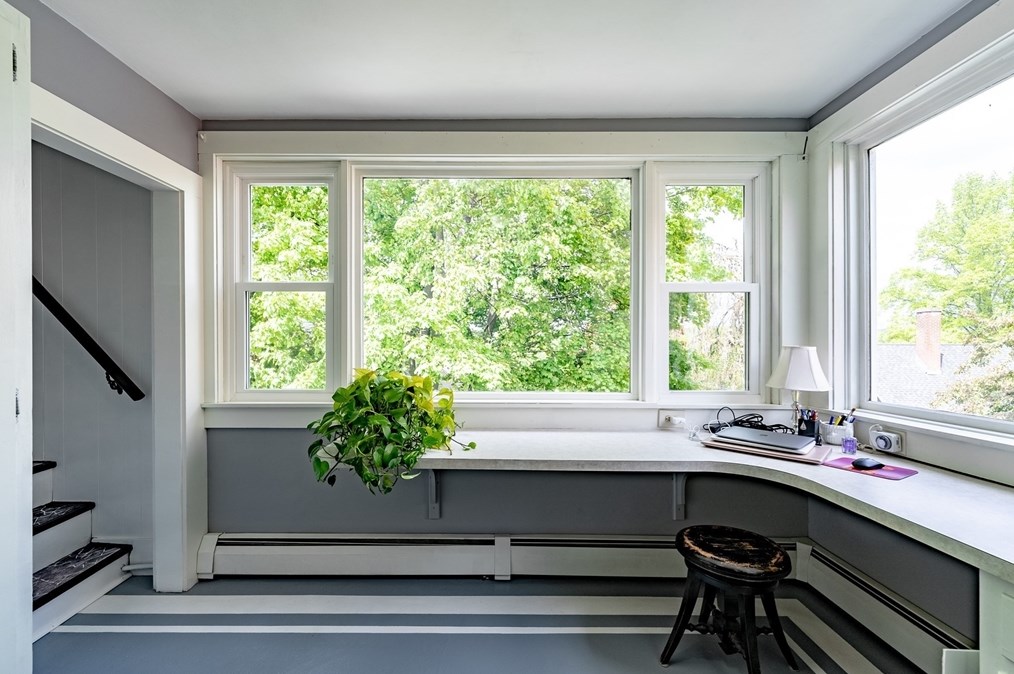 44 Highland Ave, Greenfield MA 01301-3605 exterior