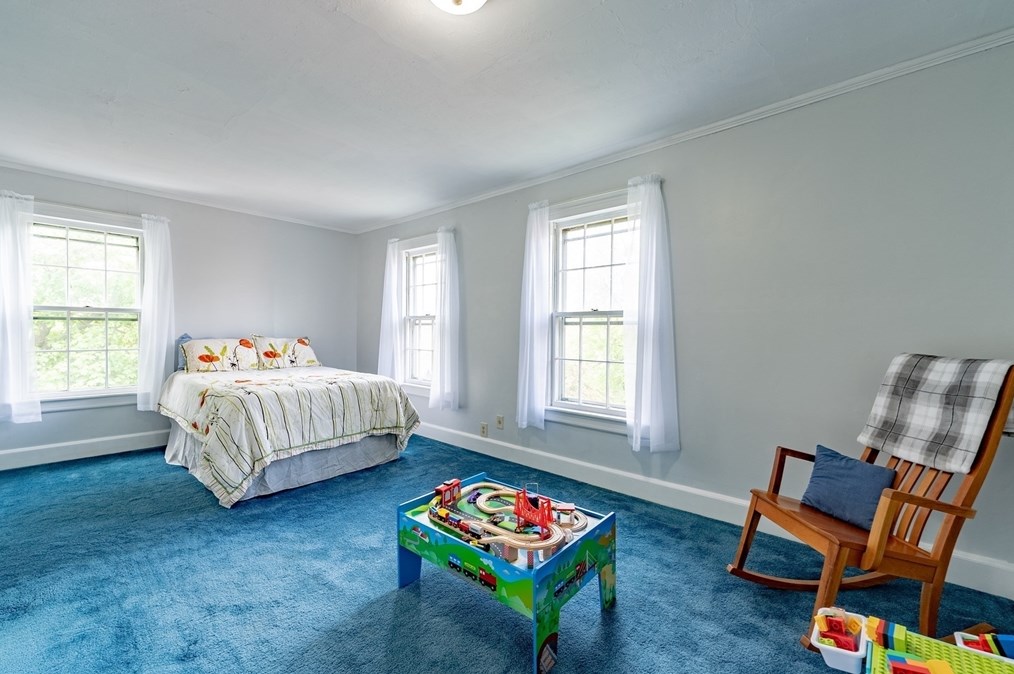 44 Highland Ave, Greenfield MA 01301-3605 exterior