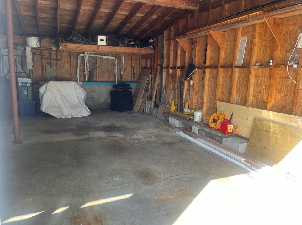 28 Fiskdale Rd, Brookfield MA  01506-1723 exterior