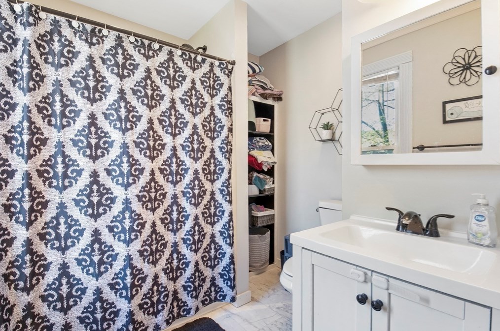 300 Sanders St, Royalston MA 01331-2830 exterior