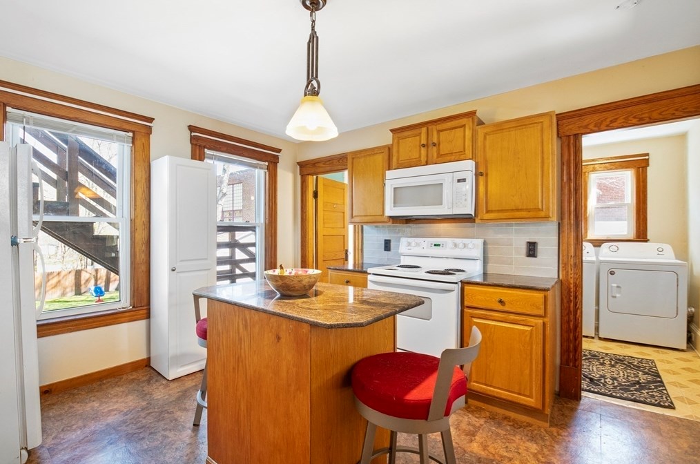 300 Sanders St, Royalston MA 01331-2830 exterior