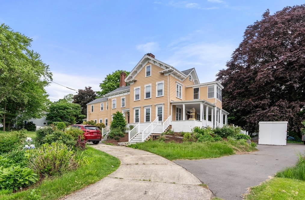 13 Park Ave, Natick MA 01760-2724 exterior