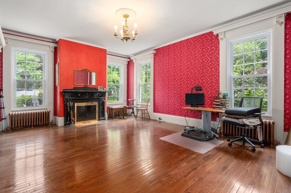 13 Park Ave, Natick MA 01760-2724 exterior