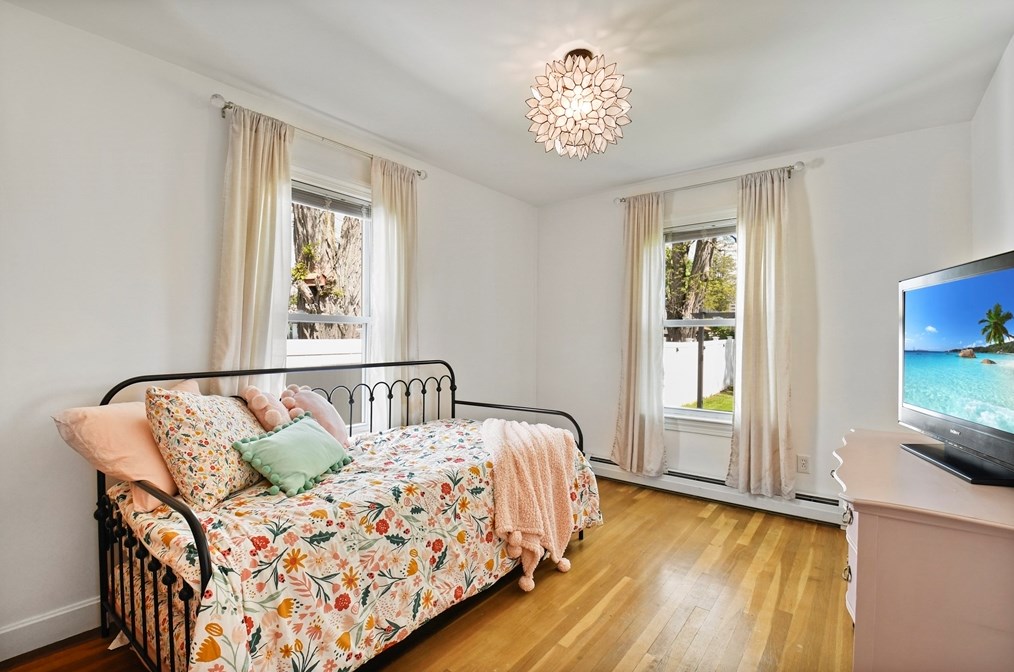 212 Spruce St, Leominster MA 01453-3771 exterior