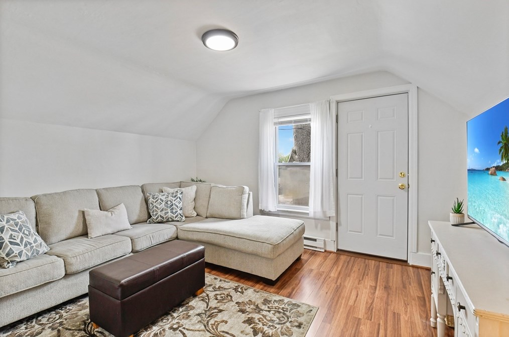 212 Spruce St, Leominster MA 01453-3771 exterior