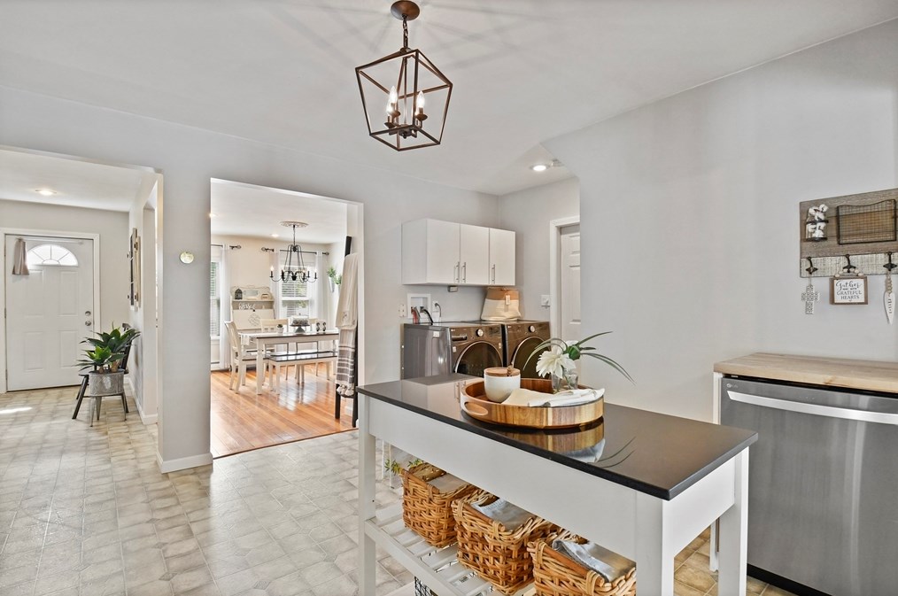 212 Spruce St, Leominster MA 01453-3771 exterior