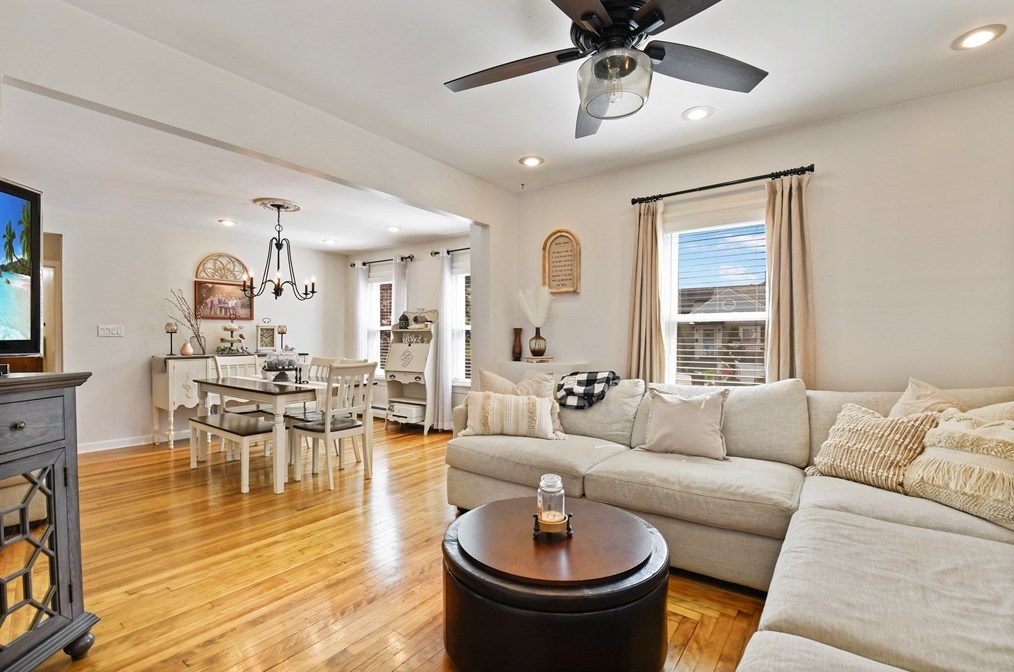 212 Spruce St, Leominster MA 01453-3771 exterior