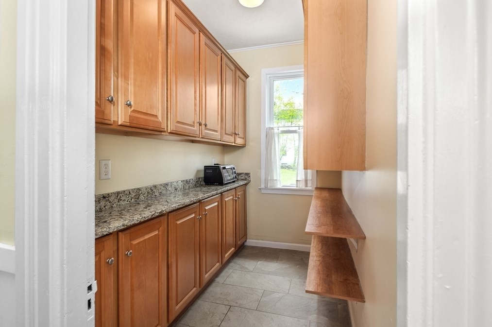 1 Church St, Hanover MA 02339-2316 exterior