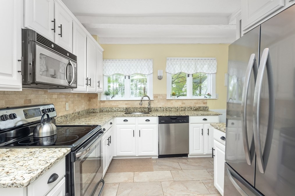 1 Church St, Hanover MA 02339-2316 exterior