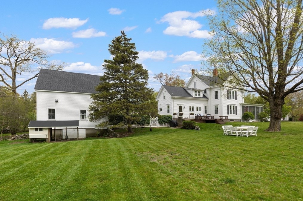 1 Church St, Hanover MA 02339-2316 exterior