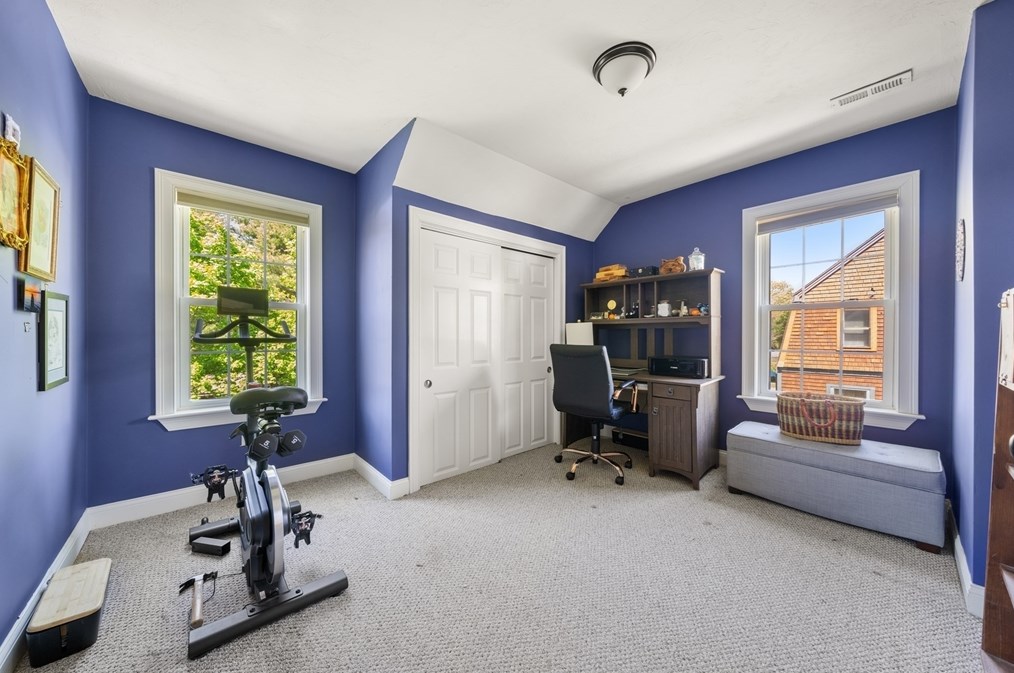 61 Lazel St, Whitman MA 02382-2116 exterior