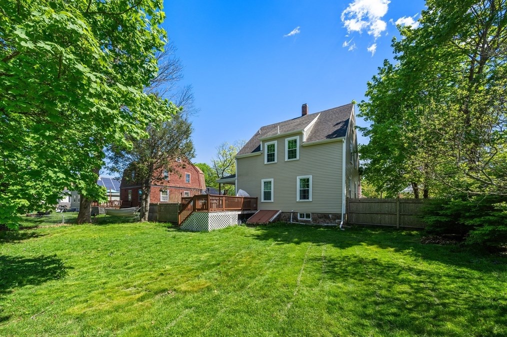 61 Lazel St, Whitman MA 02382-2116 exterior