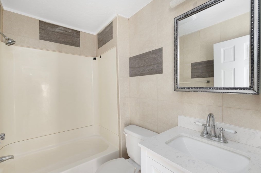 69 Mowry St, Providence RI  02908-2532 exterior