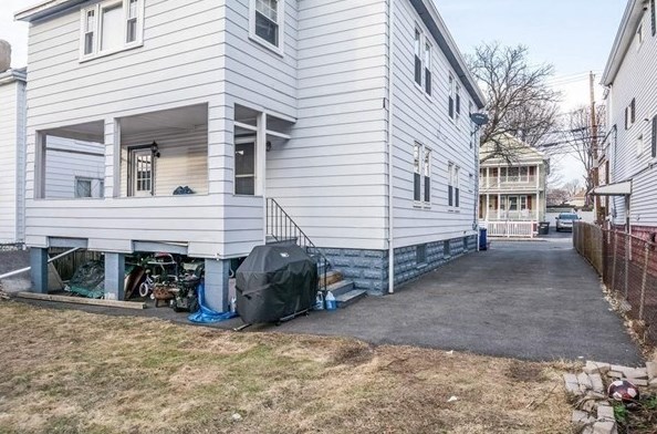 26 Gordon St, Somerville MA  02144-1110 exterior