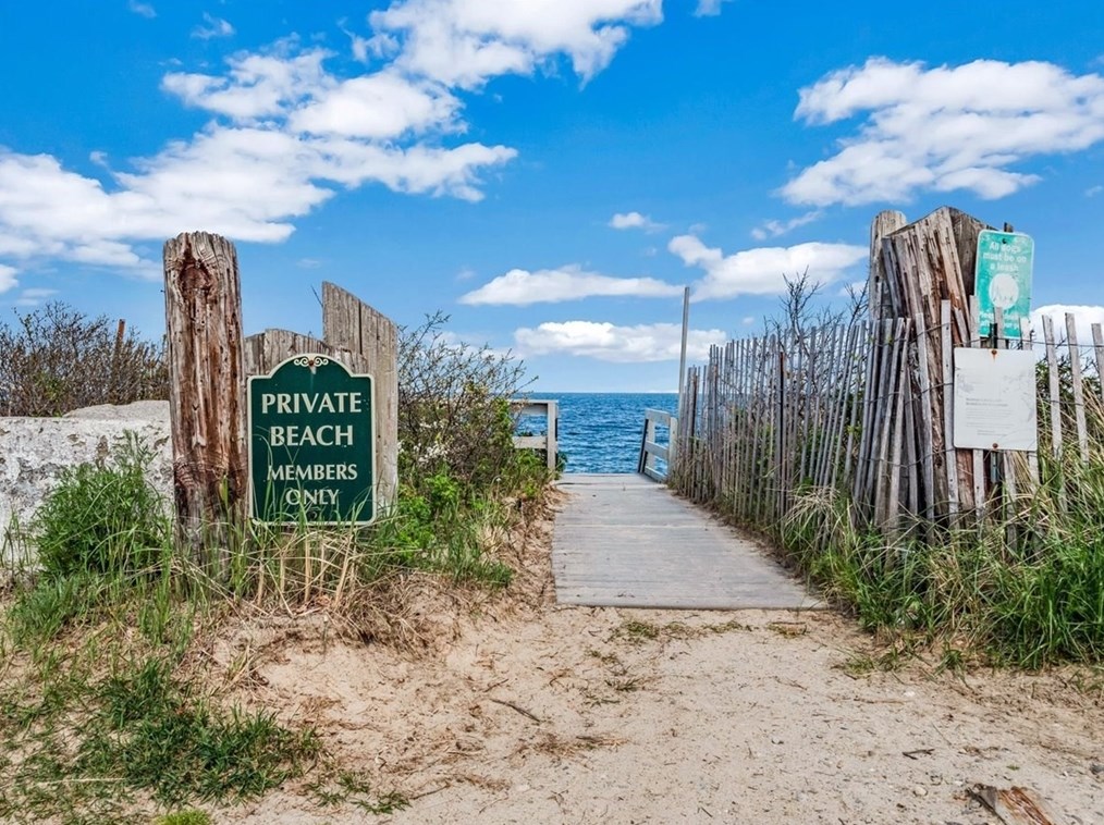 71 Cpe Cod Ave, Plymouth MA 02360-5944 exterior