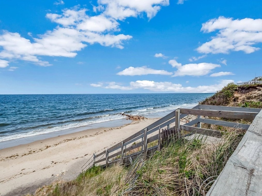 71 Cpe Cod Ave, Plymouth MA 02360-5944 exterior