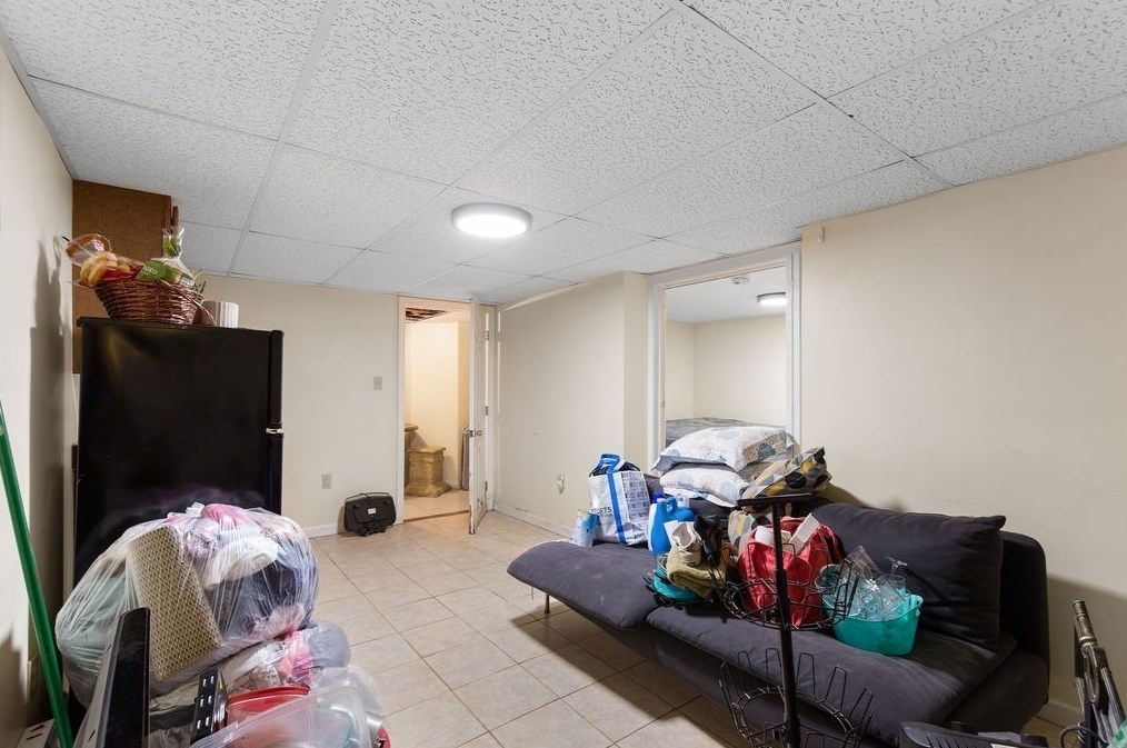 158 Crapo St, New Bedford MA 02744-1028 exterior