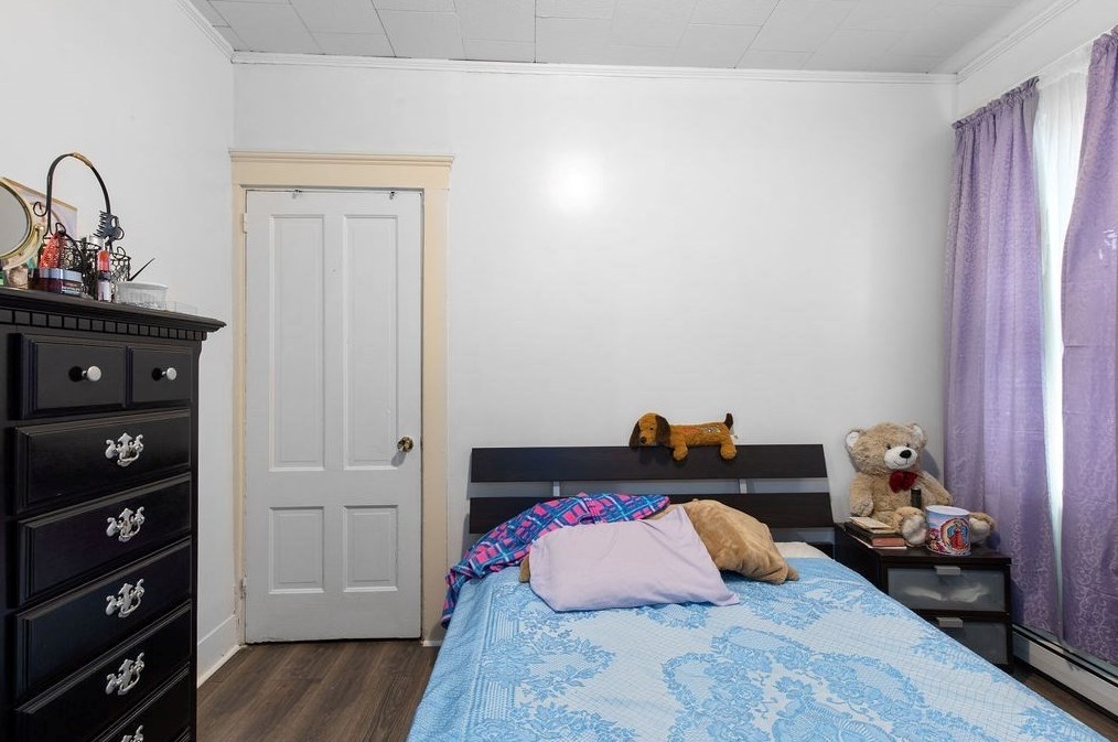 158 Crapo St, New Bedford MA 02744-1028 exterior