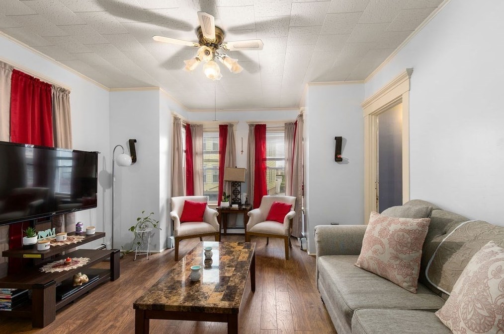 158 Crapo St, New Bedford MA 02744-1028 exterior