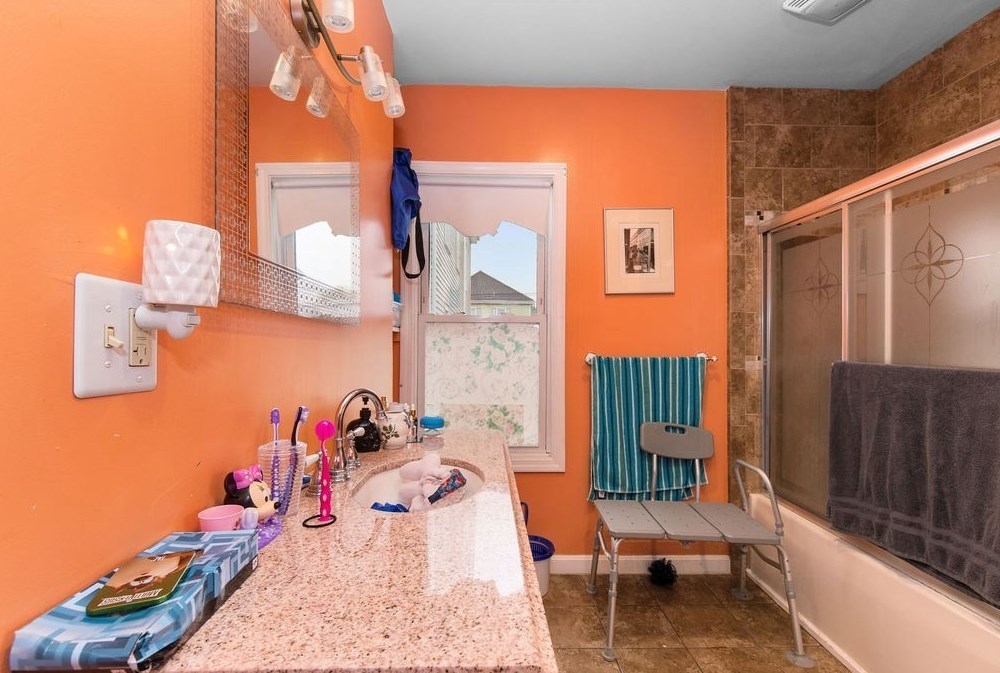 158 Crapo St, New Bedford MA 02744-1028 exterior