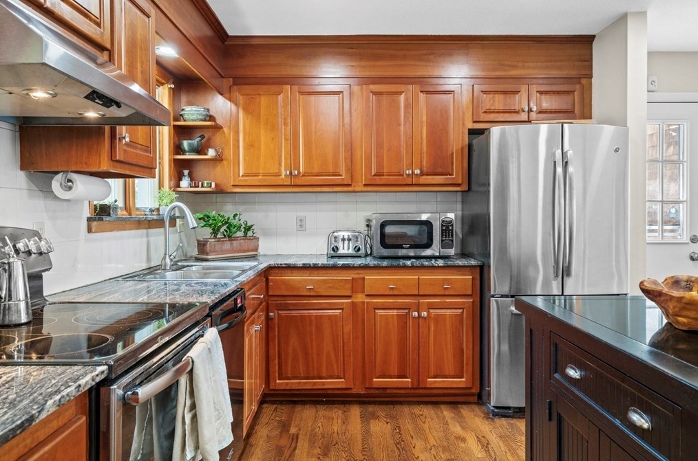 20 Greystone Rd, Nahant MA 01908-1244 exterior