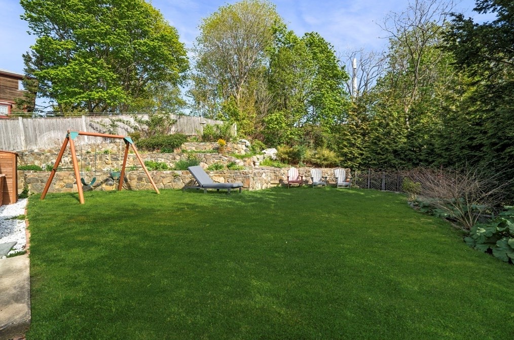 20 Greystone Rd, Nahant MA 01908-1244 exterior