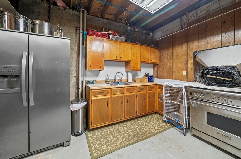 20 Greystone Rd, Nahant MA 01908-1244 exterior