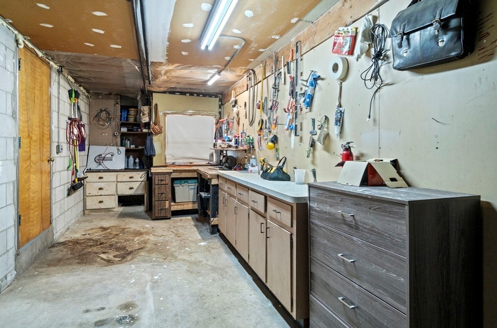 20 Greystone Rd, Nahant MA 01908-1244 exterior